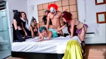Fiesta latina de halloween con chicas de Carne del Mercado