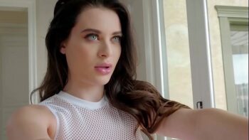 Compartir piso con Bridgette B significa estar todo el día follando