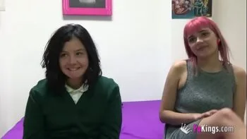 2 nenas de 18 años buscan rabo que las enseñe alba y vivi siempre hay una primera vez para todo